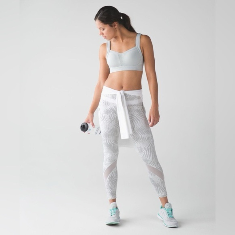 Lululemon Inspire Tight II 6‎ Palm Camo White Nimbus Leggings